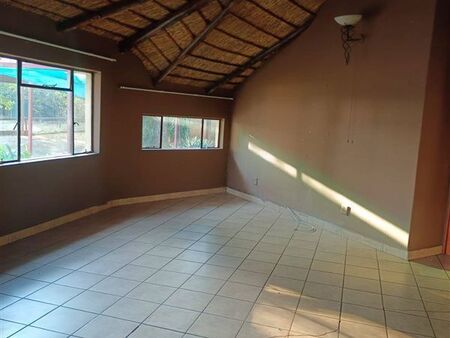 2 Bedroom House in Vandermerweskroon