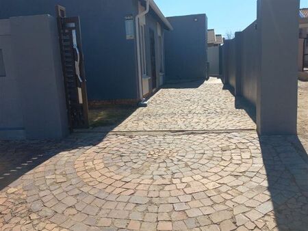 1 Bedroom Apartment in Savanna City