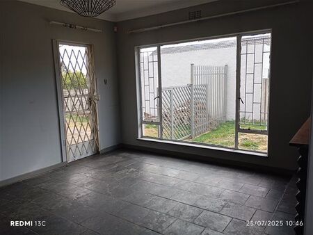 3 Bedroom House in Rhodesfield