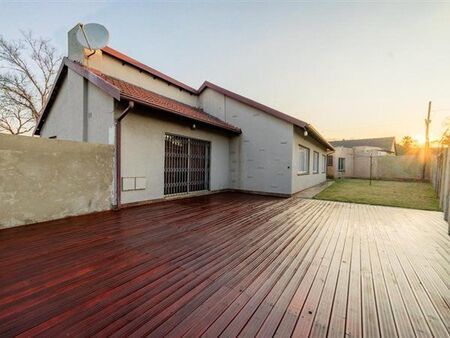 3 Bedroom House in Ravensklip