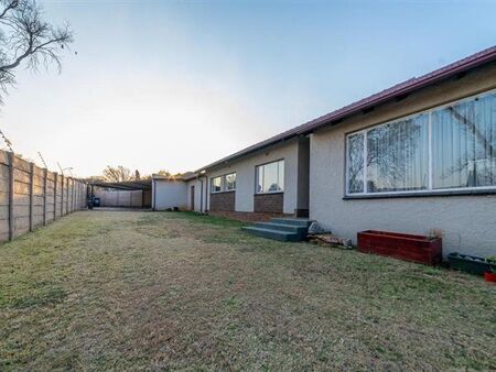 3 Bedroom House in Ravensklip