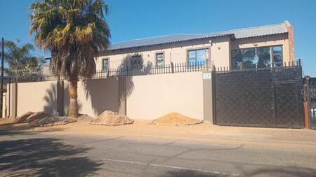 2 Bedroom Townhouse in Laudium