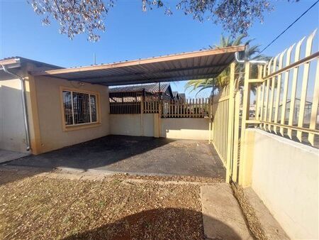 2 Bedroom House in Laudium