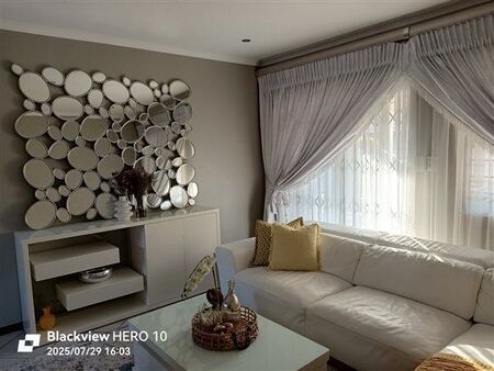 3 Bedroom Townhouse in Eldo View