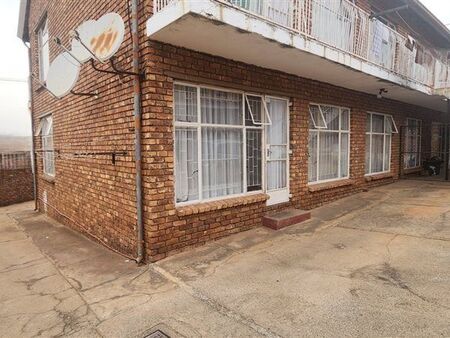 3 Bedroom Apartment in Laudium