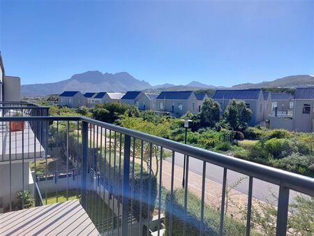 1 Bedroom Apartment in Somerset Lakes