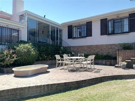 4 Bedroom House in Heldervue