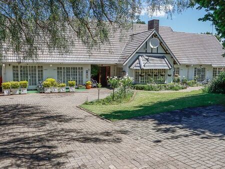 7 Bedroom House in Signal Hill