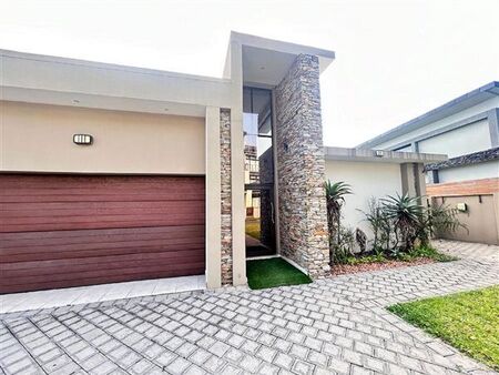 4 Bedroom House in Meerensee