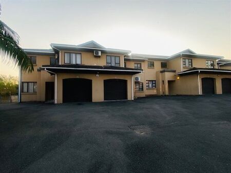 3 Bedroom Apartment in Arboretum