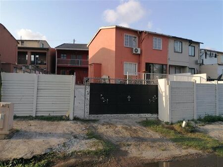 2 Bedroom Apartment in Longcroft
