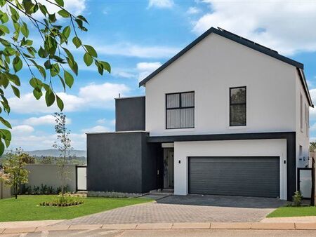 4 Bedroom House in Eagle Canyon Golf Estate