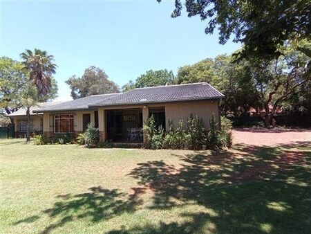 10 Bedroom House in Lynnwood Glen
