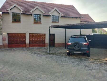 4 Bedroom Townhouse in Equestria