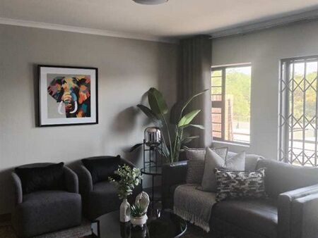 3 Bedroom Apartment in Willow Park Manor