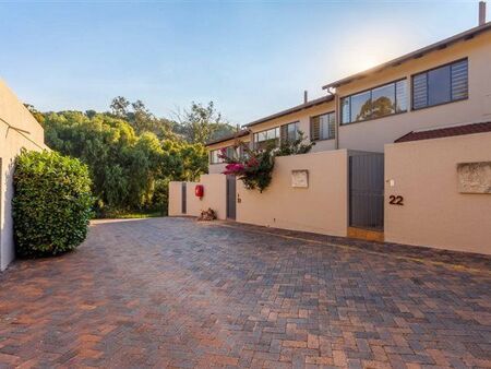 3 Bedroom Townhouse in Waterkloof Heights