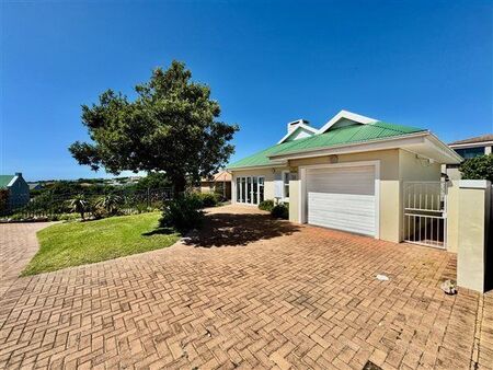 2 Bedroom House in Stilbaai Wes