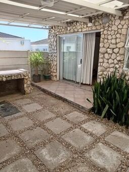 1 Bedroom Apartment in Saldanha
