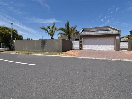 3 Bedroom House in Parklands