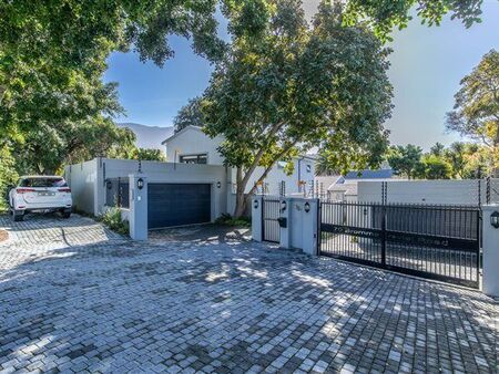 3 Bedroom House in Constantia