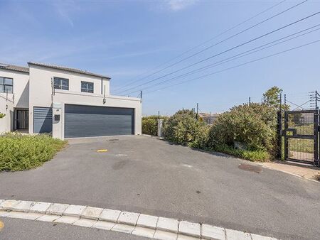 3 Bedroom House in Parklands North