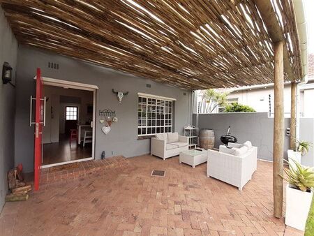2 Bedroom House in Newlands