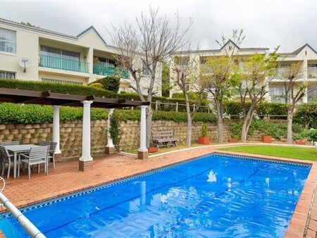2 Bedroom Apartment in Vredehoek