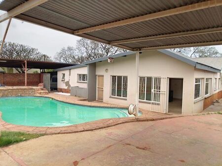 2 Bedroom House in Sinoville