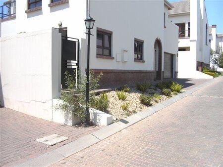 3 Bedroom Apartment in Bryanston