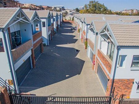3 Bedroom Townhouse in Ferndale