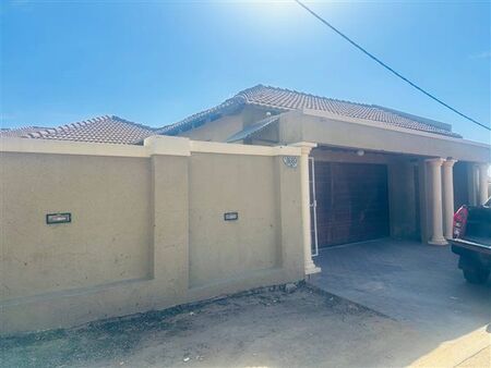 3 Bedroom House in Cosmo City