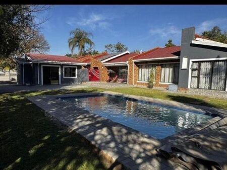 4 Bedroom House in Birchleigh North