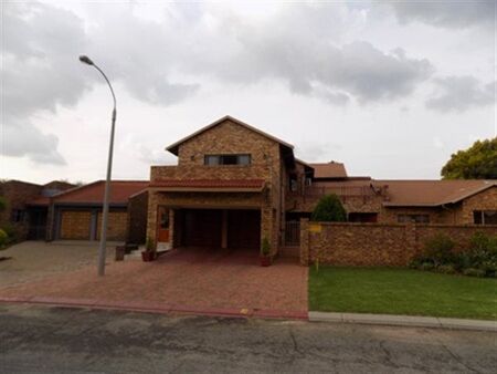 3 Bedroom House in Sunward Park