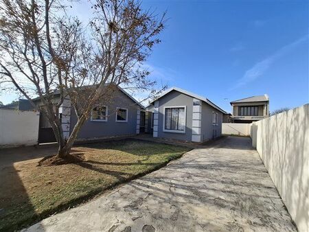 2 Bedroom House in Windmill Park