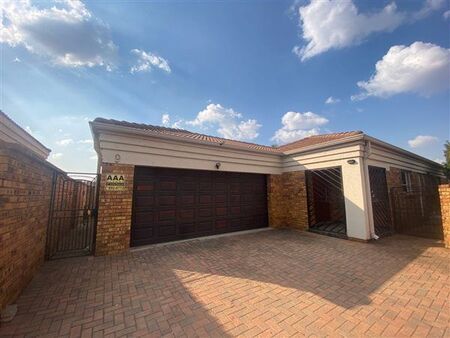 3 Bedroom House in Ravenswood