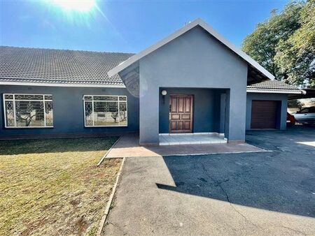 4 Bedroom House in Benoni Ah