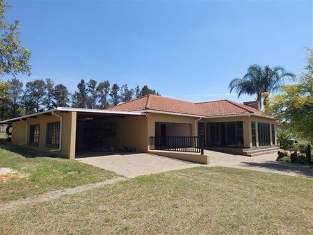3 Bedroom House in Mnandi Ah