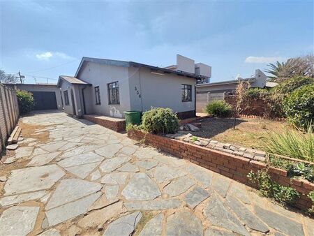 2 Bedroom House in Laudium