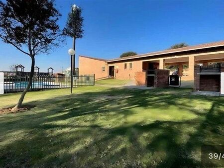 3 Bedroom House in Kosmosdal