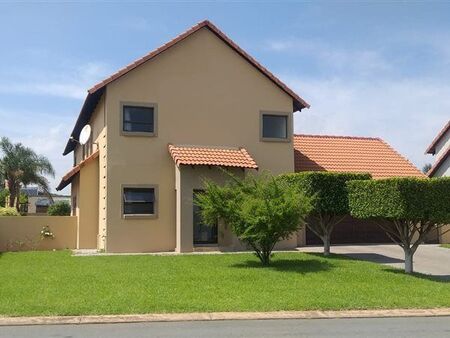 2 Bedroom Cluster in Kosmosdal