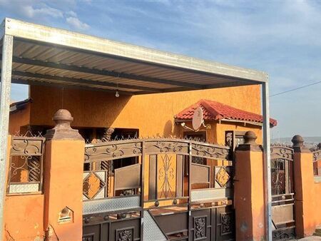 3 Bedroom House in Kwadwesi
