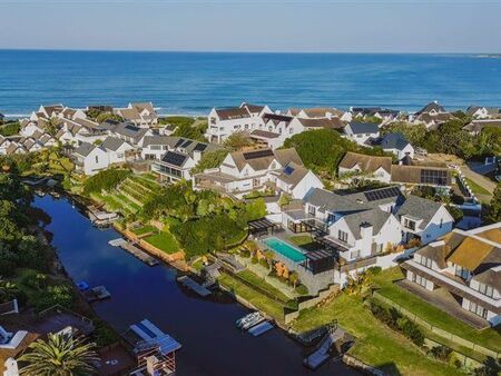 6 Bedroom House in St Francis Bay Canals