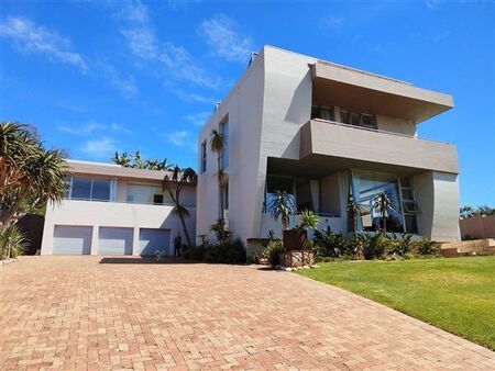 5 Bedroom House in La Concorde