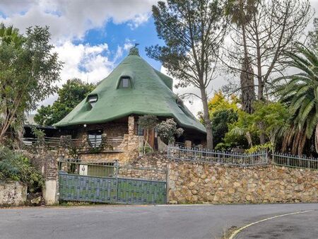 4 Bedroom House in Denneburg
