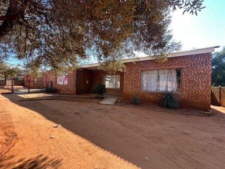 2 Bedroom House in Barkly West
