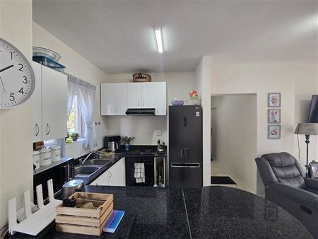 2 Bedroom Apartment in Sheffield Beach
