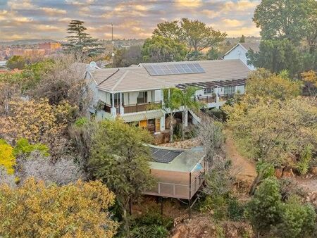 4 Bedroom House in Constantia Kloof