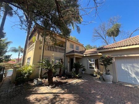 4 Bedroom House in Waterkloof Ridge