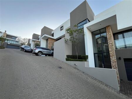 3 Bedroom Cluster in Waterkloof Ridge