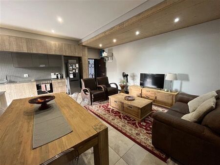 2 Bedroom Apartment in Menlo Park